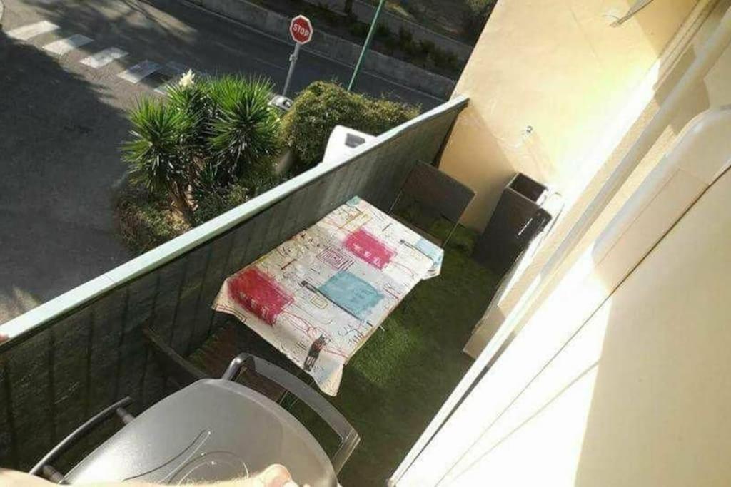 Studio 150M De La Plage La Seyne-sur-Mer Buitenkant foto